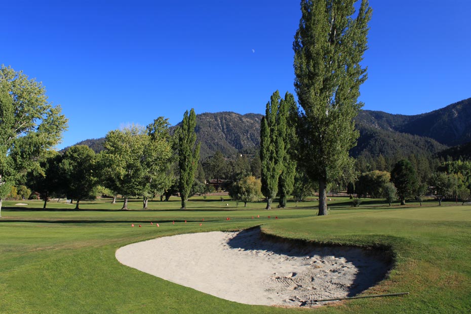 Curved-edge bunker at Pine Mountain Club golf course