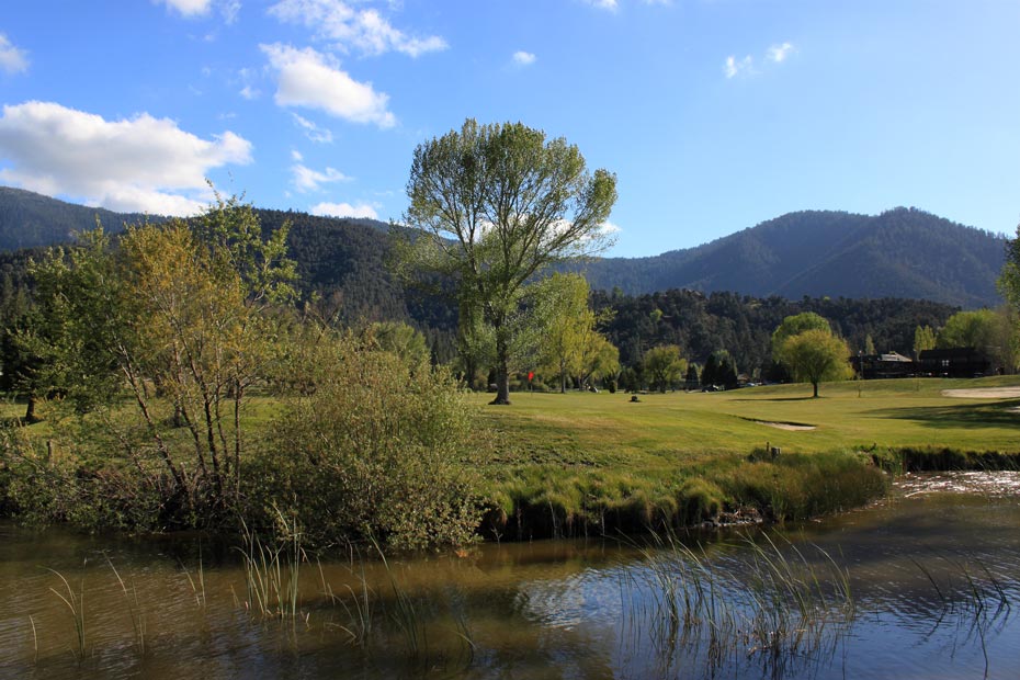 Pond with mountain view at Pine Mountain Club golf course