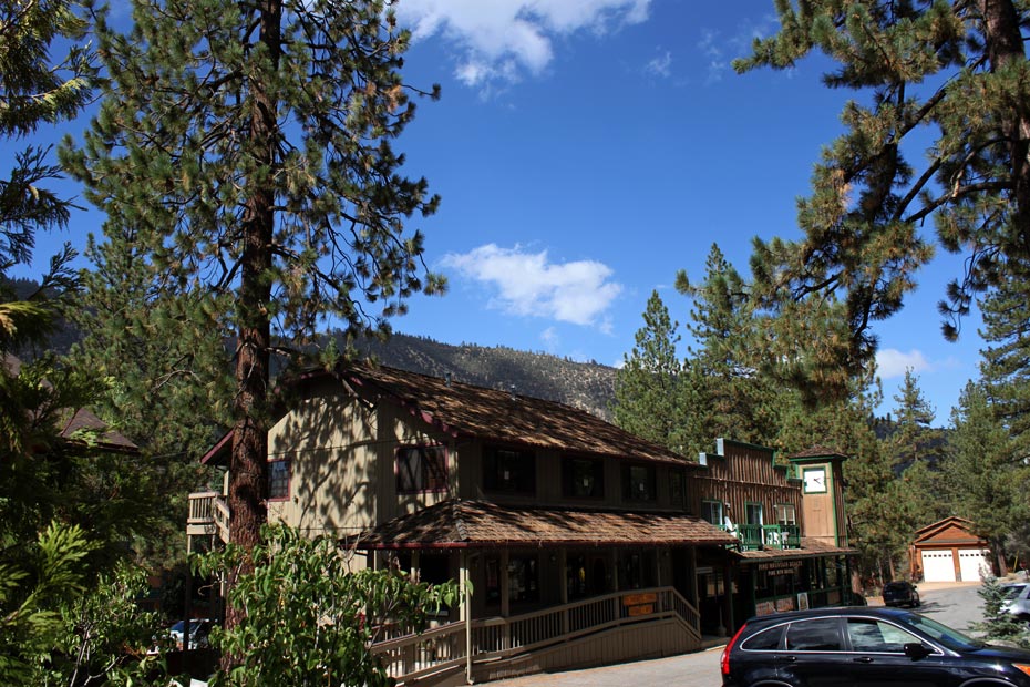 Village shops and parking area in Pine Mountain Club